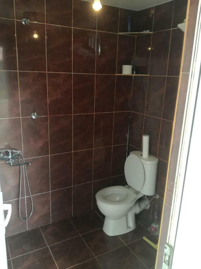 Guest House Nino Батуми Екстериор снимка